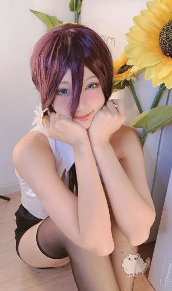 国产专区一线二线三线品牌东区_十万网红美女美酱